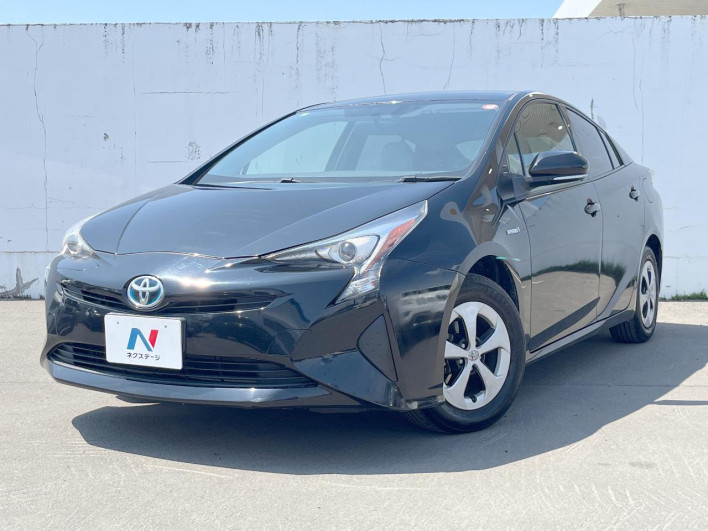 2016 Toyota Prius DAA-ZVW55 (UW-69f2a58866bc3)[0]