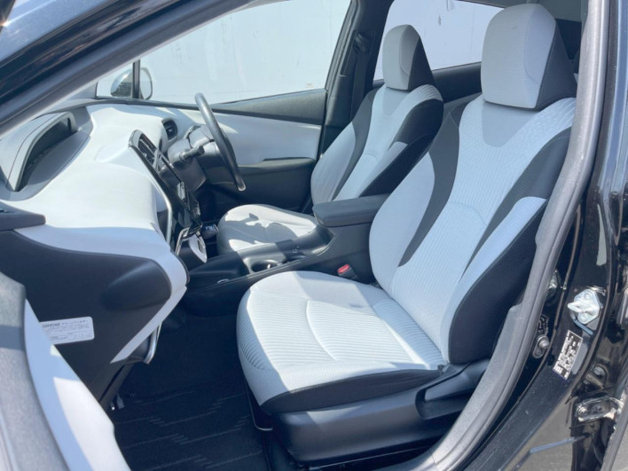 2016 Toyota Prius DAA-ZVW55 (UW-69f2a58866bc3)[29]
