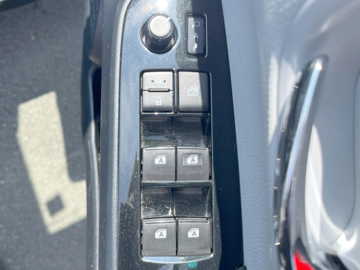 2016 Toyota Prius DAA-ZVW55 (UW-69f2a58866bc3)[21]