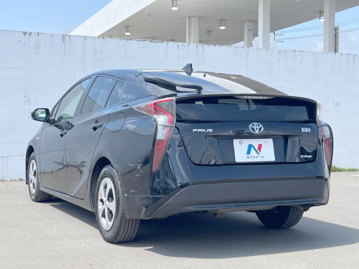 2016 Toyota Prius DAA-ZVW55 (UW-69f2a58866bc3)[6]