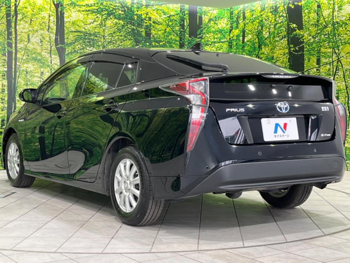 2017 Toyota Prius DAA-ZVW55 (UW-69f2a589300c6)[4]