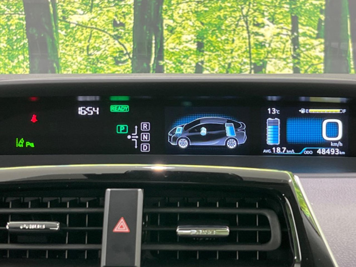 2017 Toyota Prius DAA-ZVW55 (UW-69f2a589300c6)[26]