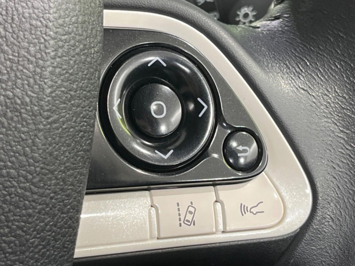 2017 Toyota Prius DAA-ZVW55 (UW-69f2a589300c6)[23]