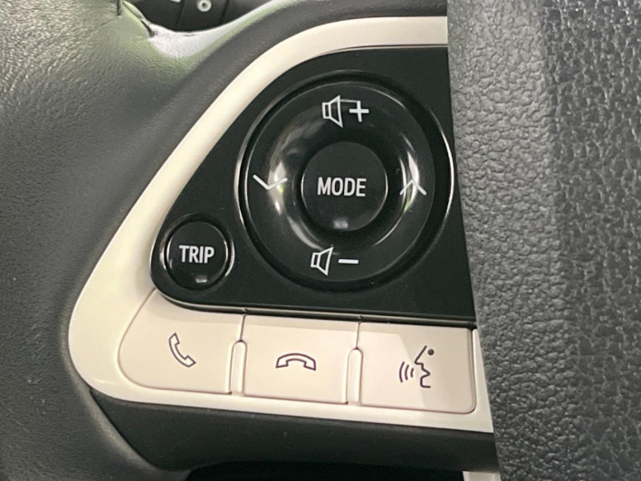 2017 Toyota Prius DAA-ZVW55 (UW-69f2a589300c6)[21]