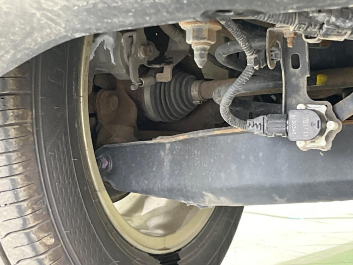 2017 Toyota Prius DAA-ZVW55 (UW-69f2a589300c6)[11]