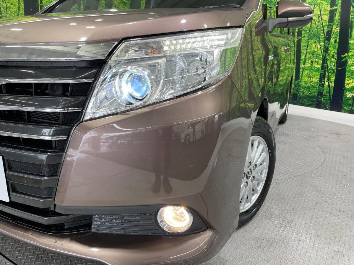 2016 Toyota Noah DAA-ZWR80G (UW-69f2a590a26c2)[5]