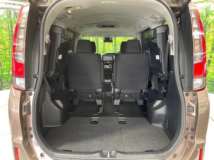 2016 Toyota Noah DAA-ZWR80G (UW-69f2a590a26c2)[24]