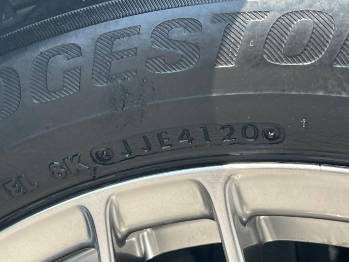 2020 Toyota Voxy 6AA-ZWR80W (UW-69f2a59305f9b)[8]
