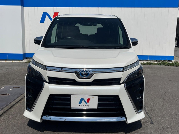 2020 Toyota Voxy 6AA-ZWR80W (UW-69f2a59305f9b)[24]