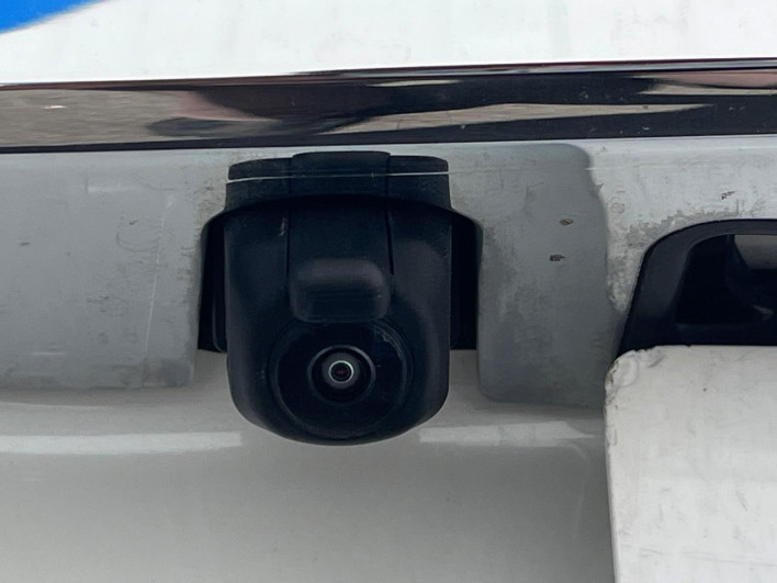 2020 Toyota Voxy 6AA-ZWR80W (UW-69f2a59305f9b)[12]