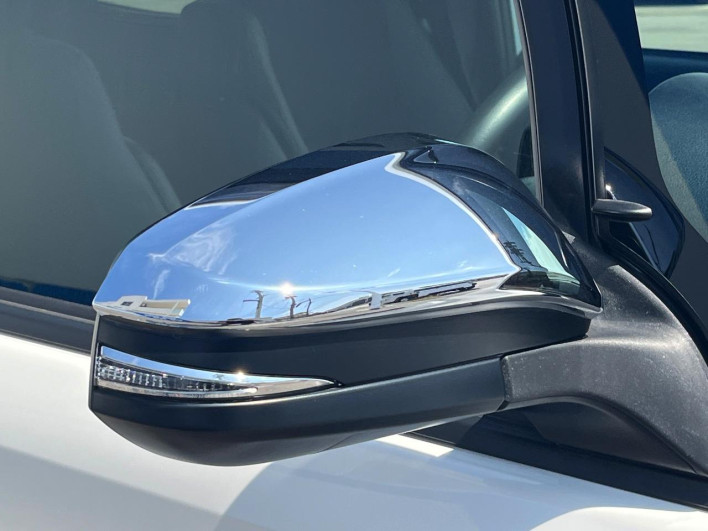 2020 Toyota Voxy 6AA-ZWR80W (UW-69f2a59305f9b)[28]
