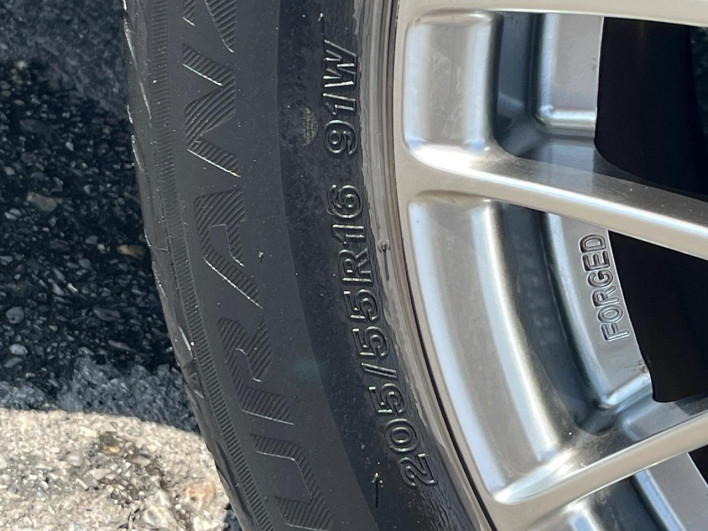 2020 Toyota Voxy 6AA-ZWR80W (UW-69f2a59305f9b)[11]