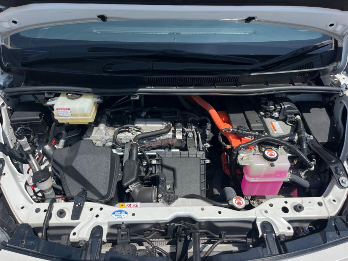 2020 Toyota Voxy 6AA-ZWR80W (UW-69f2a59305f9b)[5]
