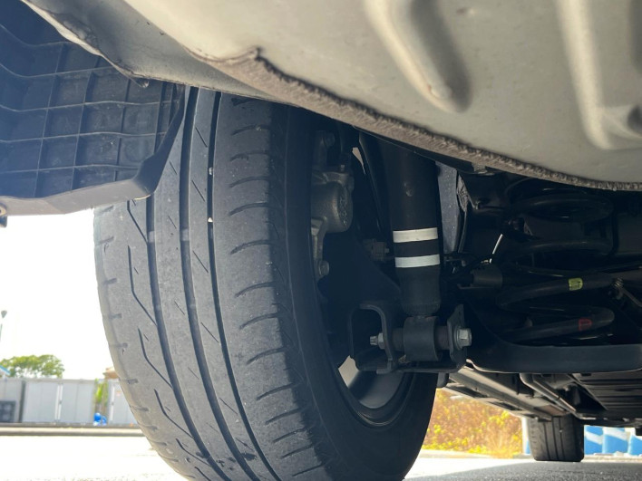 2020 Toyota Voxy 6AA-ZWR80W (UW-69f2a59305f9b)[14]