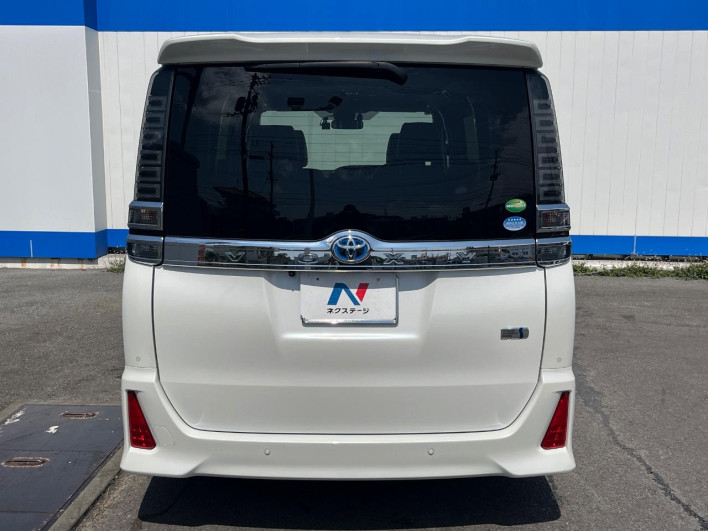 2020 Toyota Voxy 6AA-ZWR80W (UW-69f2a59305f9b)[20]