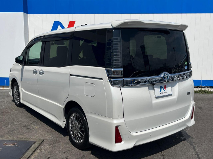 2020 Toyota Voxy 6AA-ZWR80W (UW-69f2a59305f9b)[19]