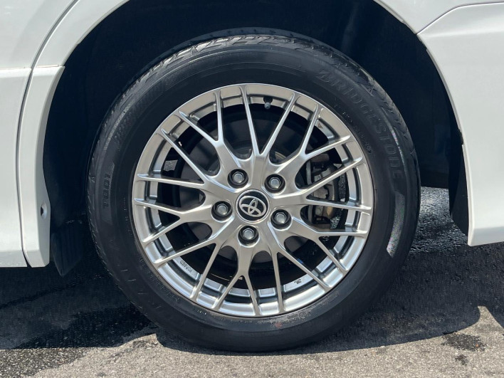 2020 Toyota Voxy 6AA-ZWR80W (UW-69f2a59305f9b)[10]