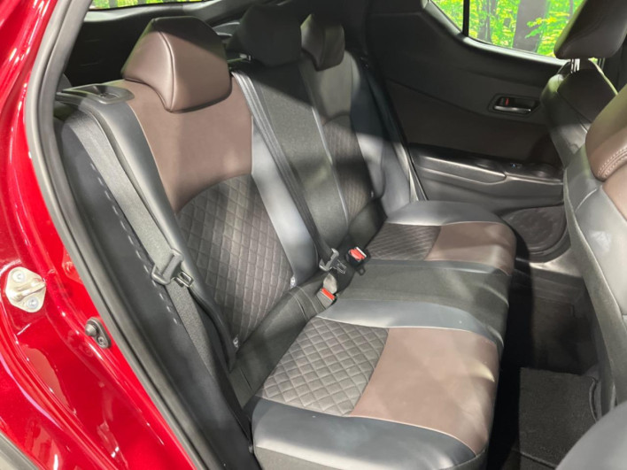2018 Toyota C-HR DAA-ZYX10 (UW-69f2a59d94afc)[27]