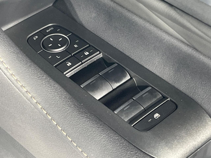 2025 Toyota Vellfire Hybrid 6AA-AAHH40W (UW-69f49530a1dc9)[25]