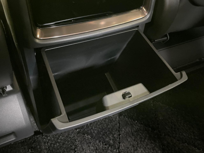 2025 Toyota Vellfire Hybrid 6AA-AAHH40W (UW-69f49530b5d33)[28]