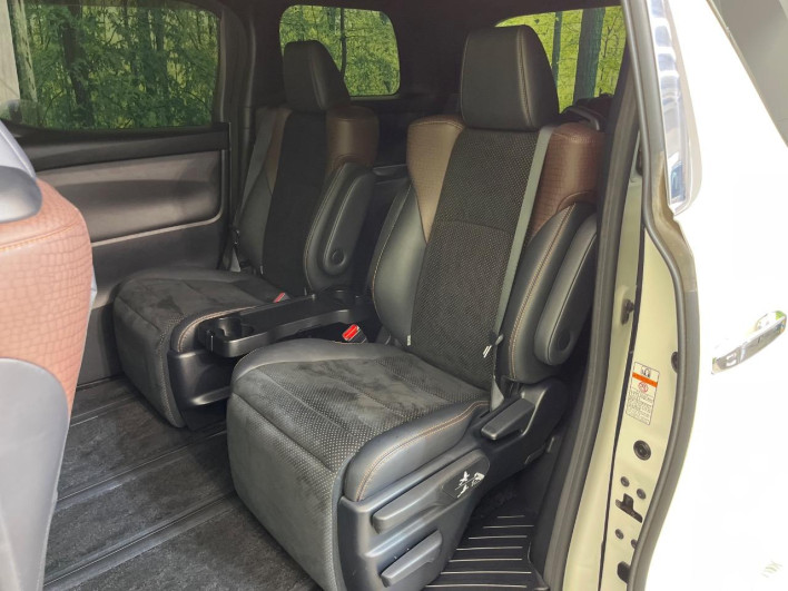 2017 Toyota Alphard DBA-AGH30W (UW-69f4953490449)[28]