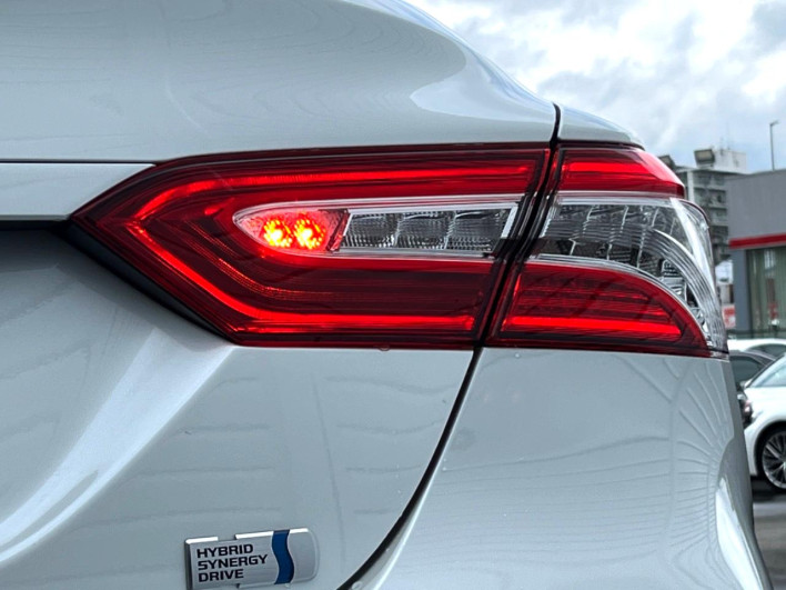 2018 Toyota Camry DAA-AXVH70 (UW-69f49548d6ead)[18]
