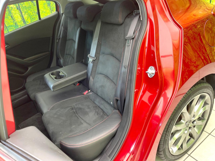 2015 Mazda Axela Sports LDA-BM2FS (UW-69f4956861d7c)[15]