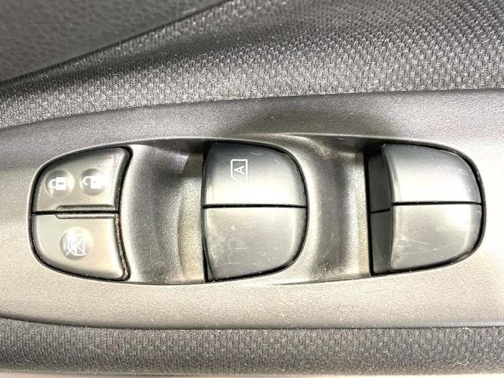 2012 Nissan Serena DBA-C26 (UW-69f4956a9cd7b)[9]