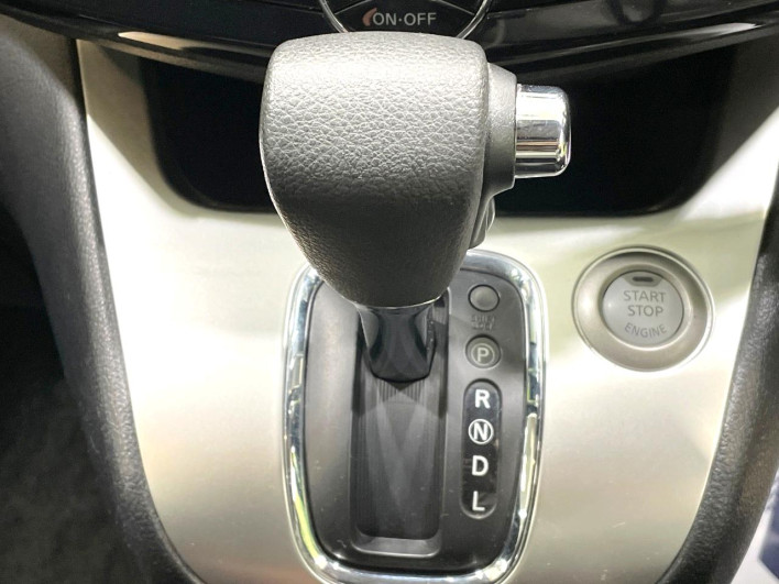 2012 Nissan Serena DBA-C26 (UW-69f4956a9cd7b)[16]