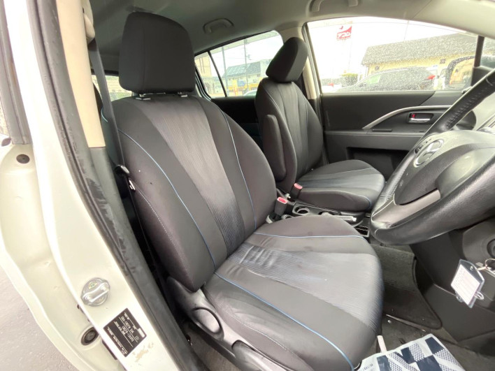 2011 Mazda Premacy DBA-CWEFW (UW-69f4956c6e828)[23]