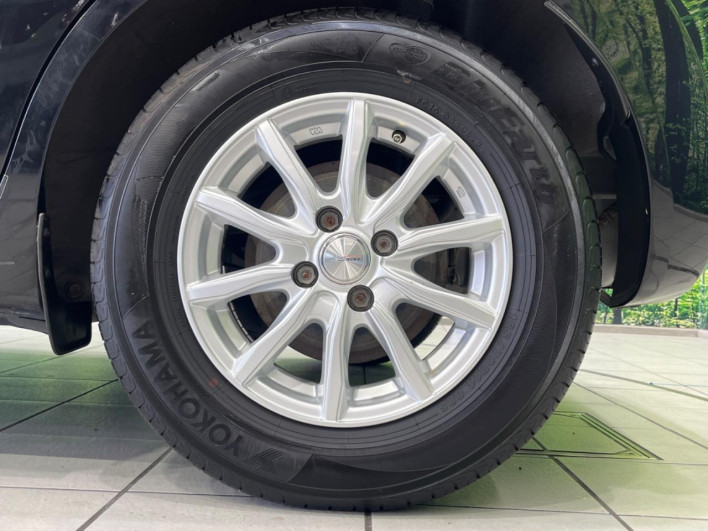 2013 Nissan Note DBA-E12 (UW-69f49574e0d8e)[25]