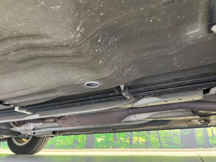 2013 Nissan Note DBA-E12 (UW-69f49574e0d8e)[11]