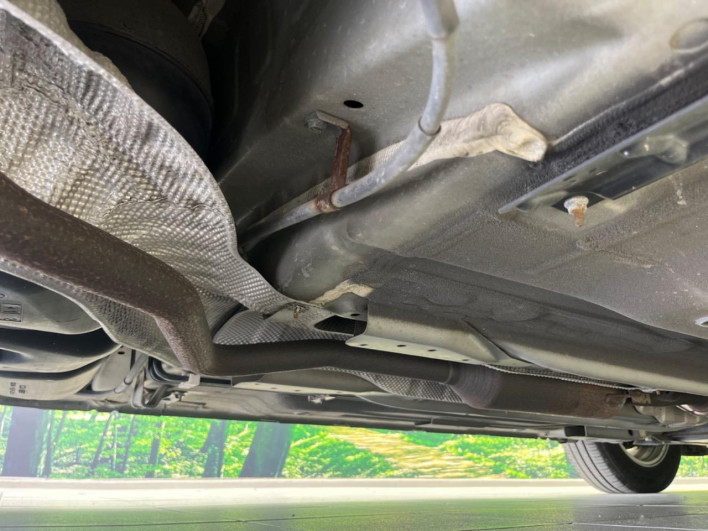 2013 Nissan Note DBA-E12 (UW-69f49574e0d8e)[10]