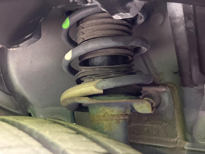 2013 Nissan Note DBA-E12 (UW-69f49574e0d8e)[22]