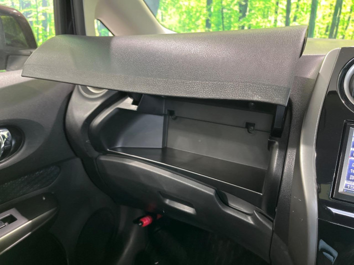 2013 Nissan Note DBA-E12 (UW-69f49574e58dd)[6]