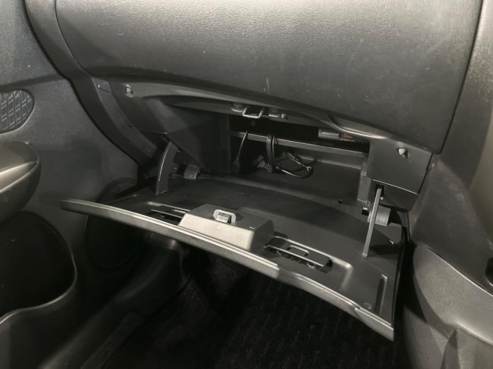 2013 Nissan Note DBA-E12 (UW-69f49574e58dd)[7]