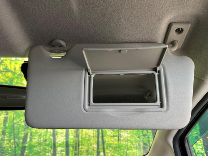 2013 Nissan Note DBA-E12 (UW-69f49574e58dd)[5]