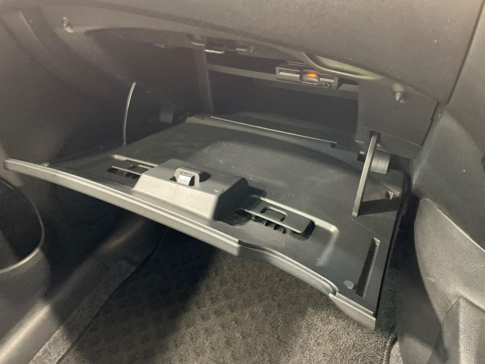 2016 Nissan Note DBA-E12 (UW-69f49576971b7)[27]
