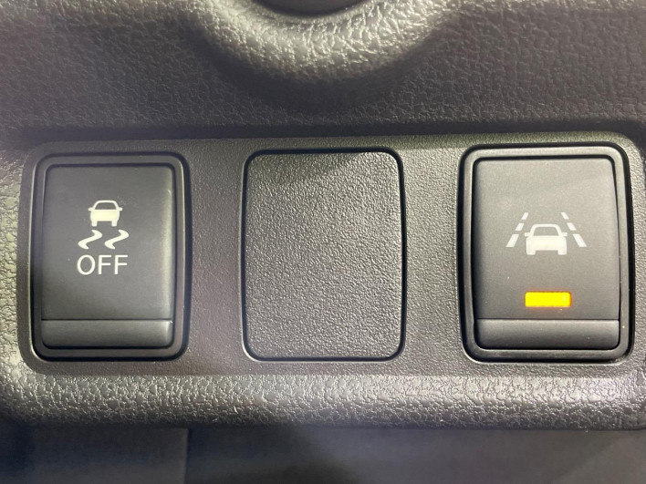 2016 Nissan Note DBA-E12 (UW-69f49576971b7)[26]