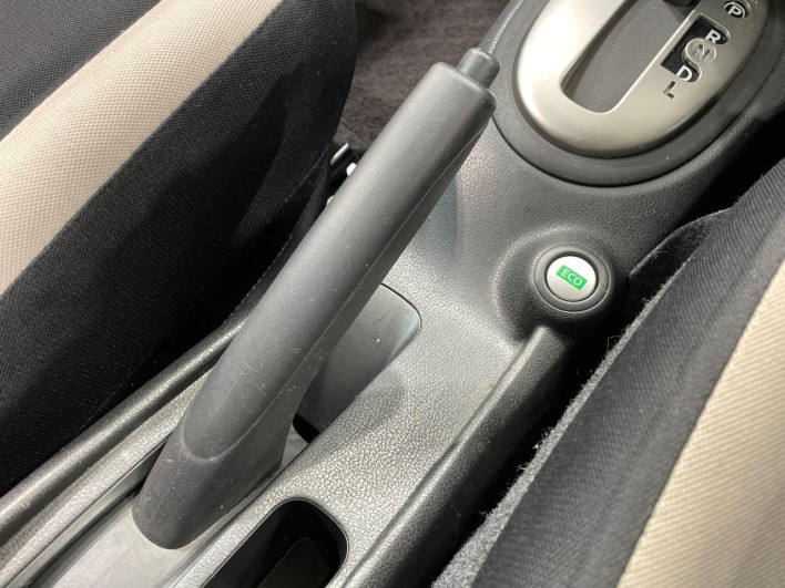2016 Nissan Note DBA-E12 (UW-69f49576971b7)[17]