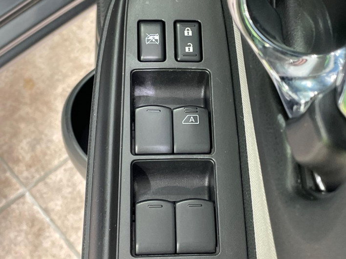 2016 Nissan Note DBA-E12 (UW-69f49576971b7)[8]