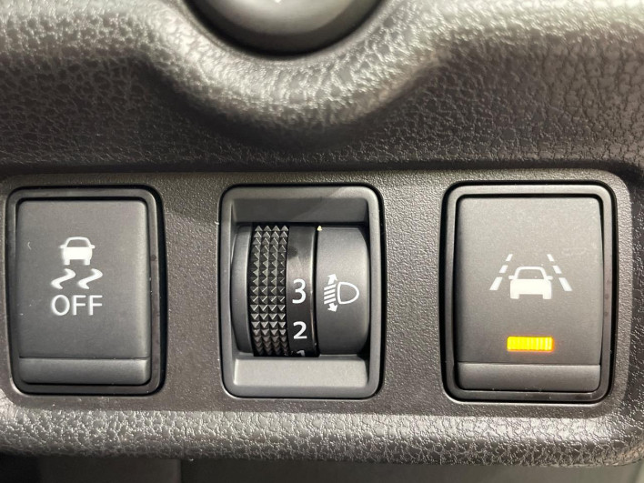 2017 Nissan Note DBA-E12 (UW-69f495769b588)[26]