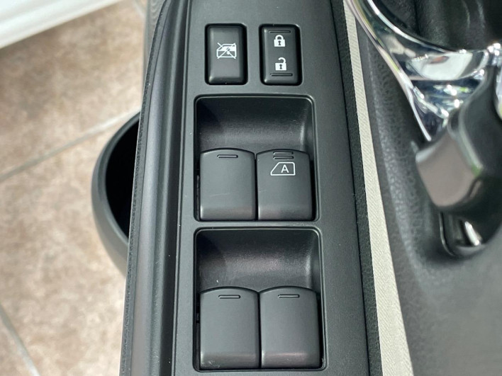 2017 Nissan Note DBA-E12 (UW-69f495769b588)[8]