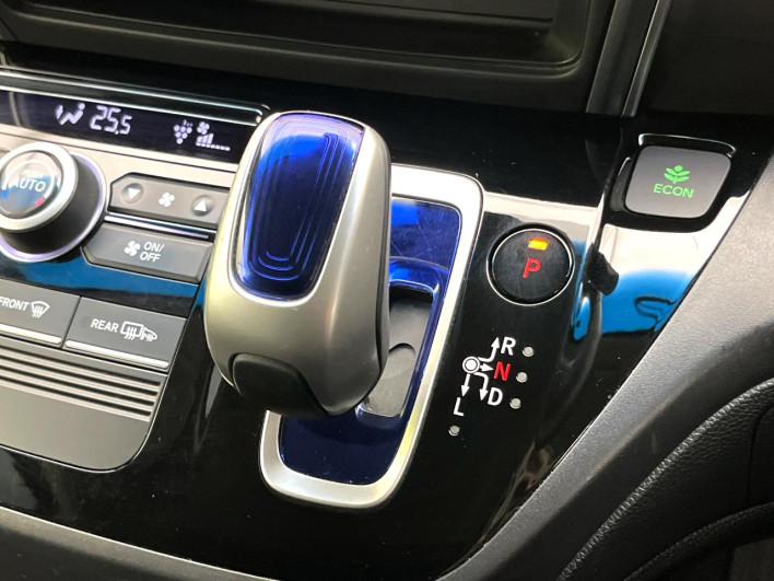2019 Honda Freed hybrid DAA-GB7 (UW-69f49582d2358)[21]
