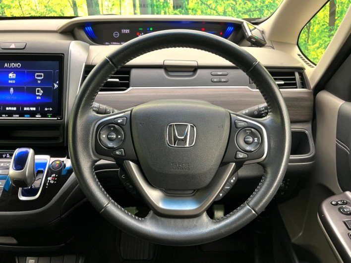 2019 Honda Freed hybrid DAA-GB7 (UW-69f49582d2358)[12]