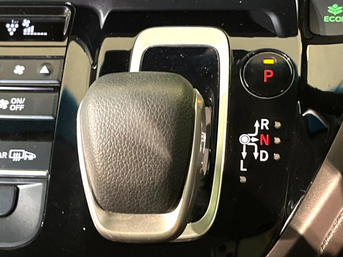 2022 Honda Freed hybrid 6AA-GB7 (UW-69f49583a5b35)[18]