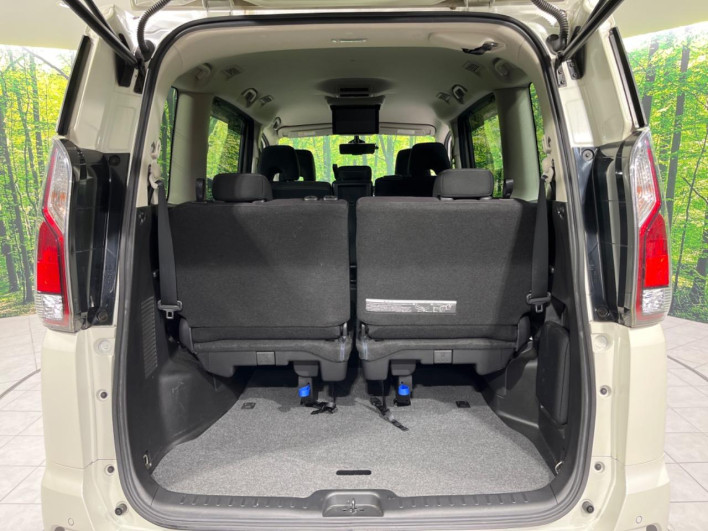2017 Nissan Serena DAA-GFC27 (UW-69f4958772303)[24]