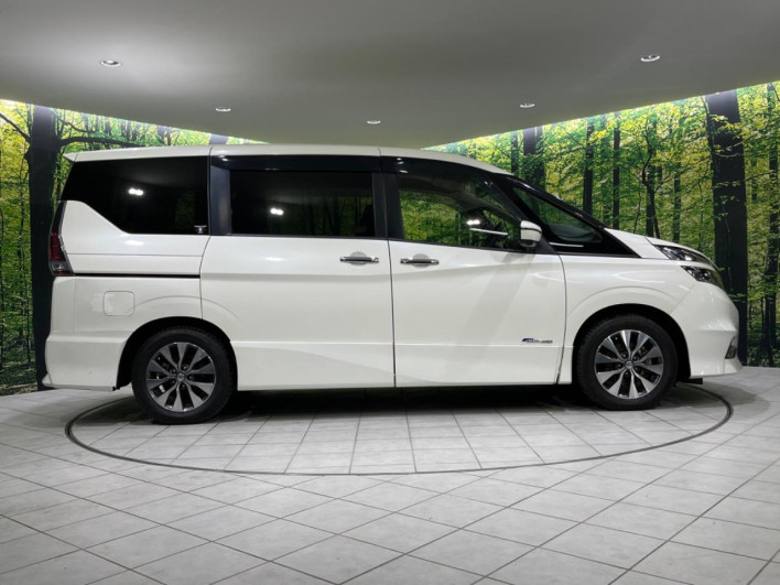 2017 Nissan Serena DAA-GFC27 (UW-69f4958772303)[8]