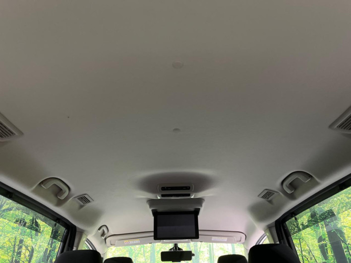 2017 Nissan Serena DAA-GFC27 (UW-69f4958772303)[23]