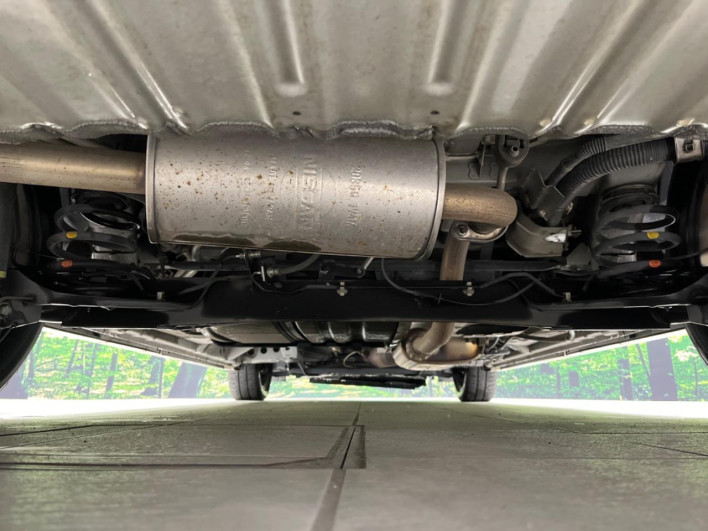 2017 Nissan Serena DAA-GFC27 (UW-69f4958772303)[19]